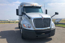 Tandem Axle Sleeper Cab full