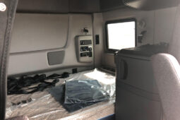 Tandem Axle Sleeper Cab full